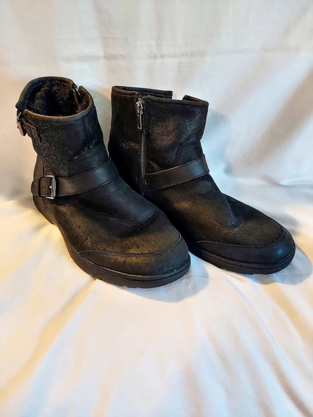 UGG Australia Dawn Black Leather Moto Winter Boots Shearling Lined Size 9